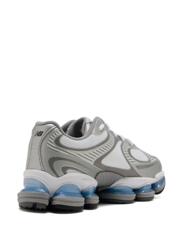 New Balance 2000 sneakers